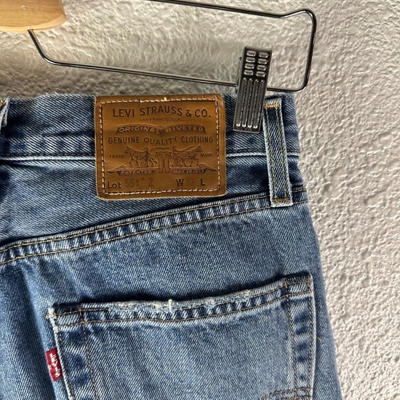 Levi’s 551 Z Straight Crop Patchwork Distressed Jeans Size 27 - Picture 6 of 8